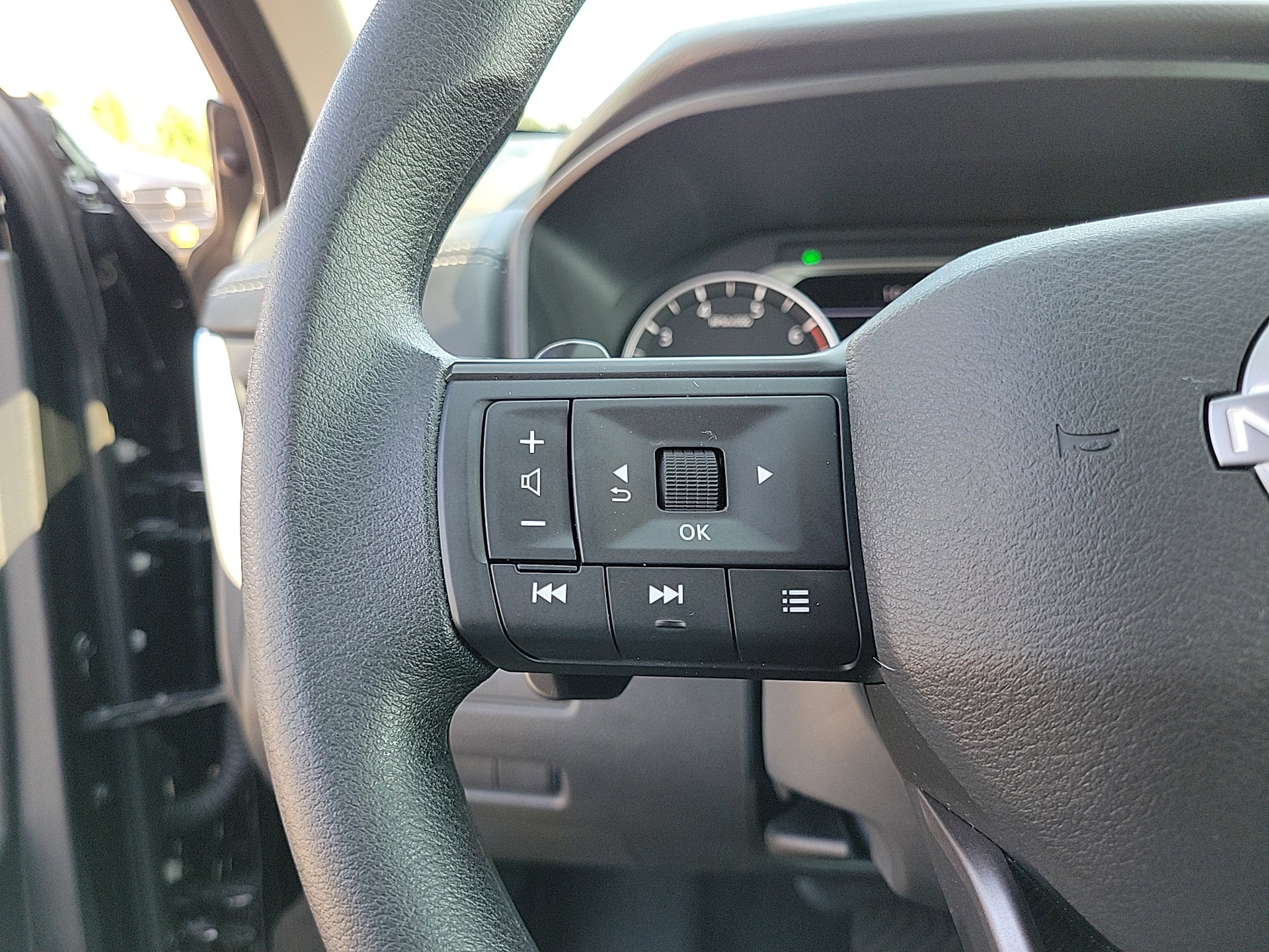 Certified 2025 Nissan Rogue S AWD/4WD image 18