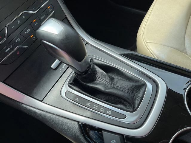 Used 2016 Ford Edge SEL w/ Equipment Group 201A AWD/4WD image 23