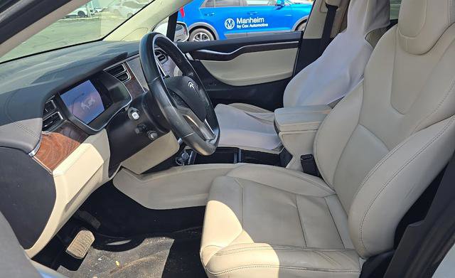 Used 2017 Tesla Model X 75D image 2