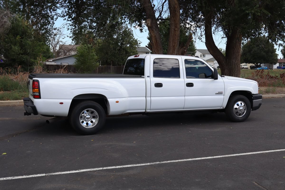 Used 2004 Chevrolet Silverado 3500 LS w/ Heavy-Duty Power Package RWD image 4