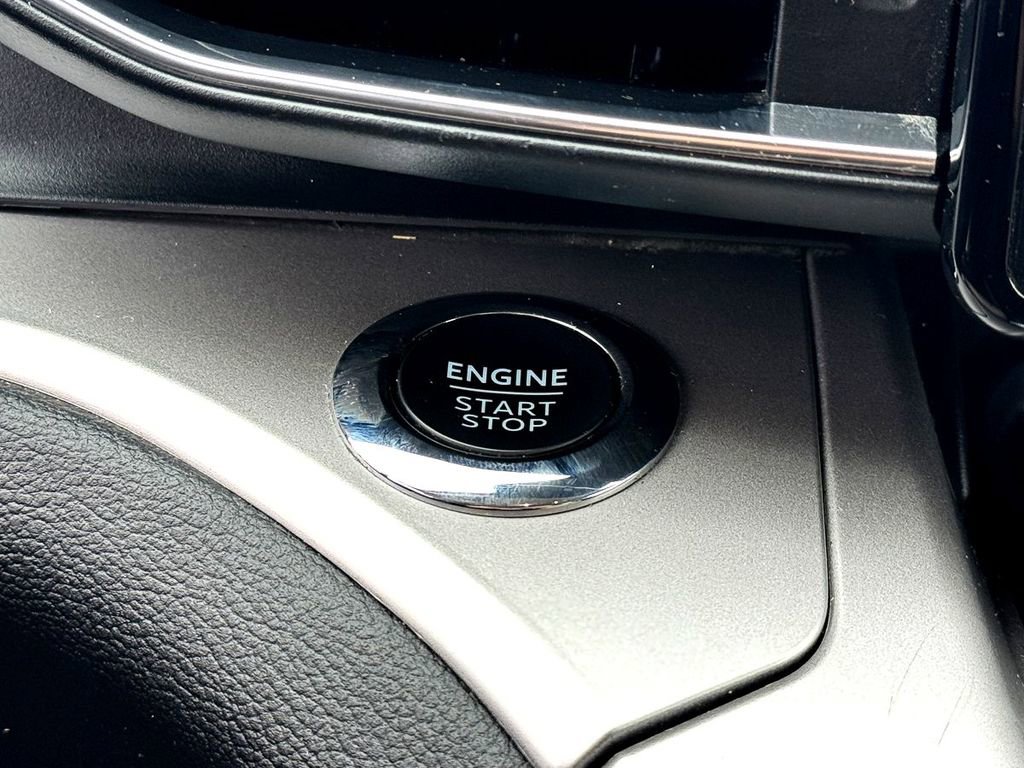 Used 2022 Ford Explorer XLT w/ Equipment Group 202A image 20