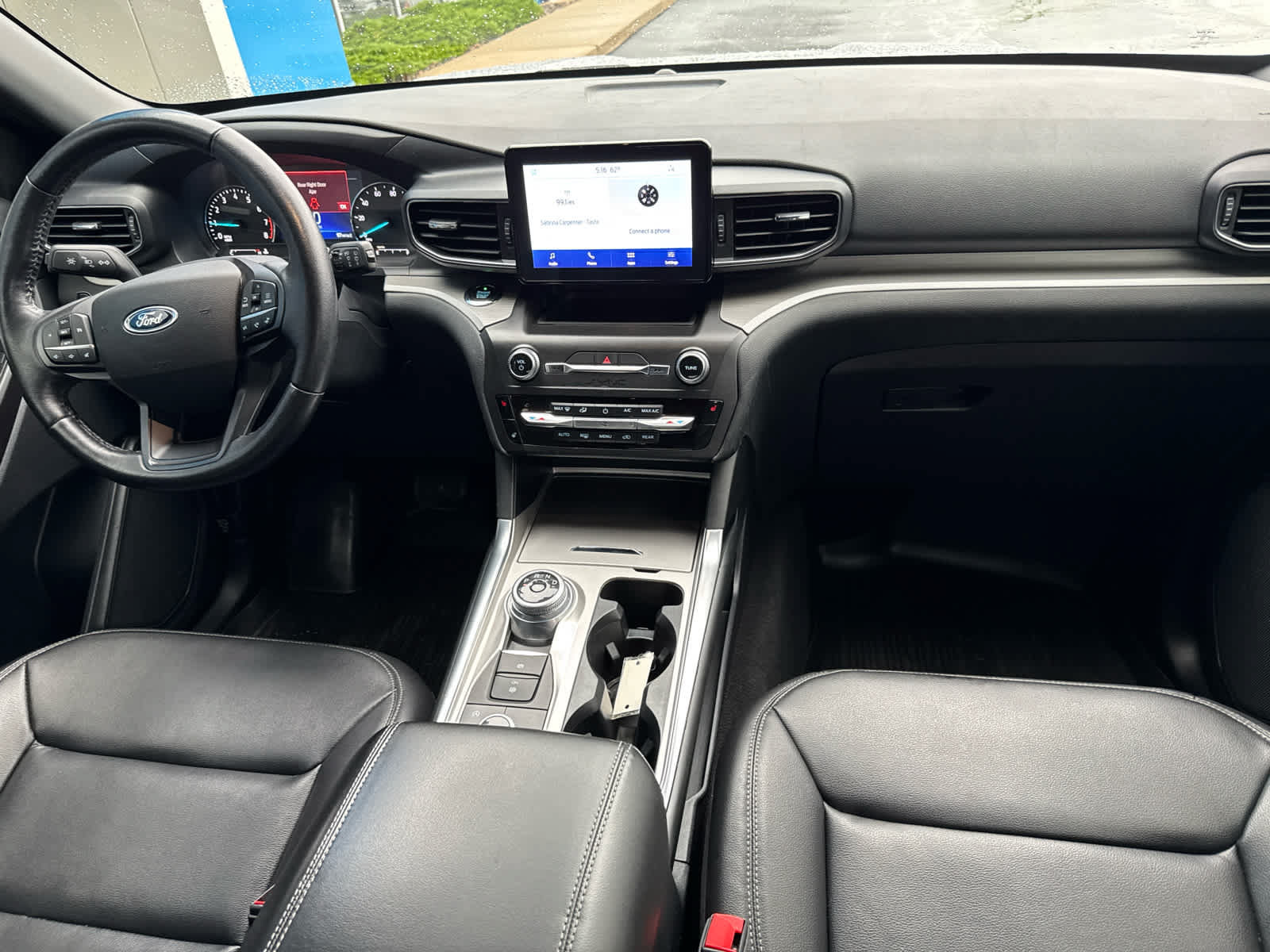Used 2020 Ford Explorer XLT w/ Equipment Group 202A AWD/4WD image 6