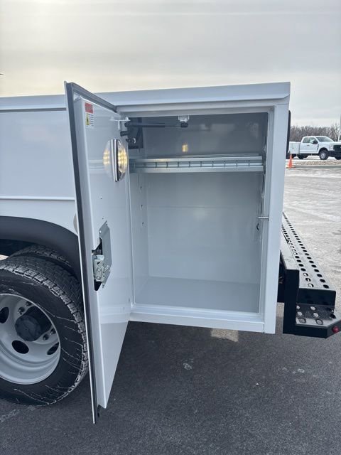 New 2025 Ford F450 XL w/ XL Chrome Package image 15