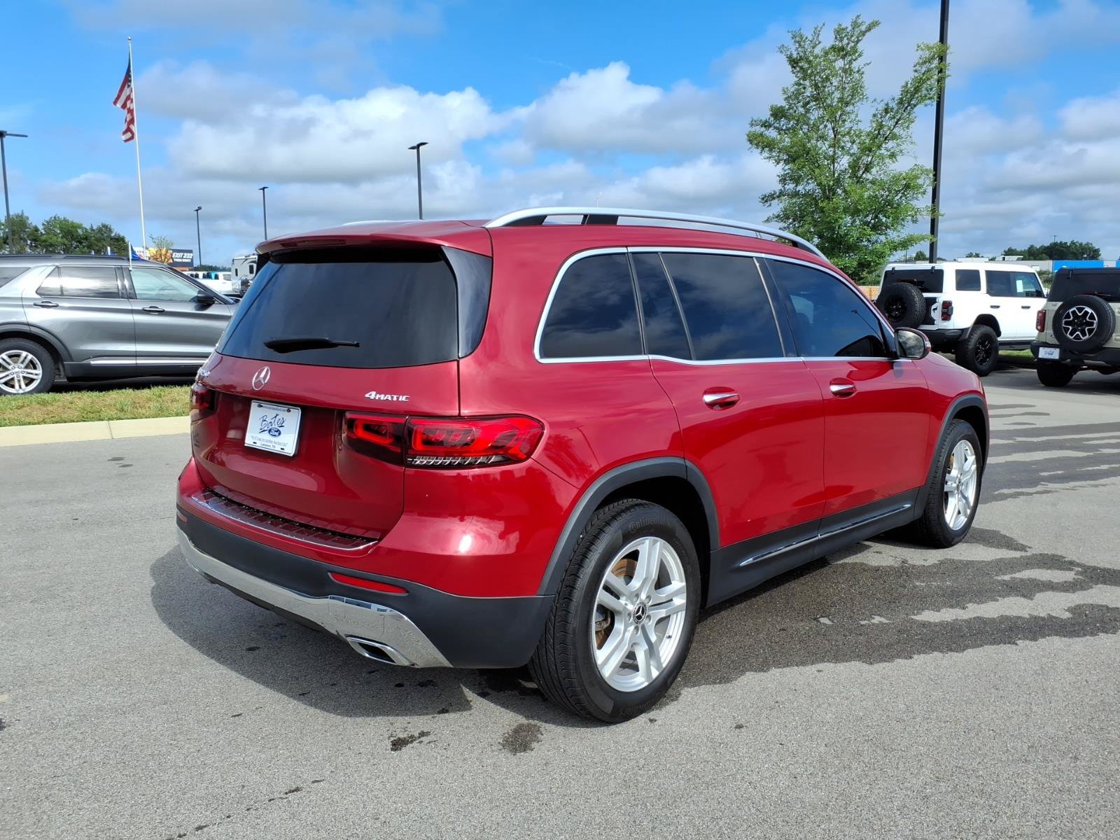 Used 2020 Mercedes-Benz GLB 250 4MATIC w/ Premium Package image 3