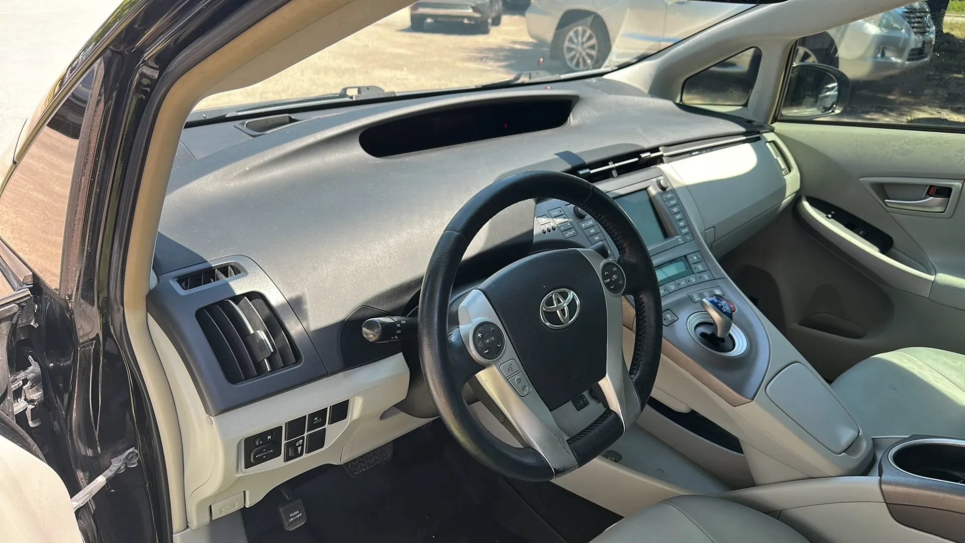 Used 2014 Toyota Prius Four w/ Solar Roof Package FWD image 14