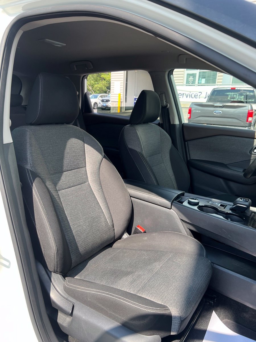 Used 2022 Nissan Rogue SV AWD/4WD image 33