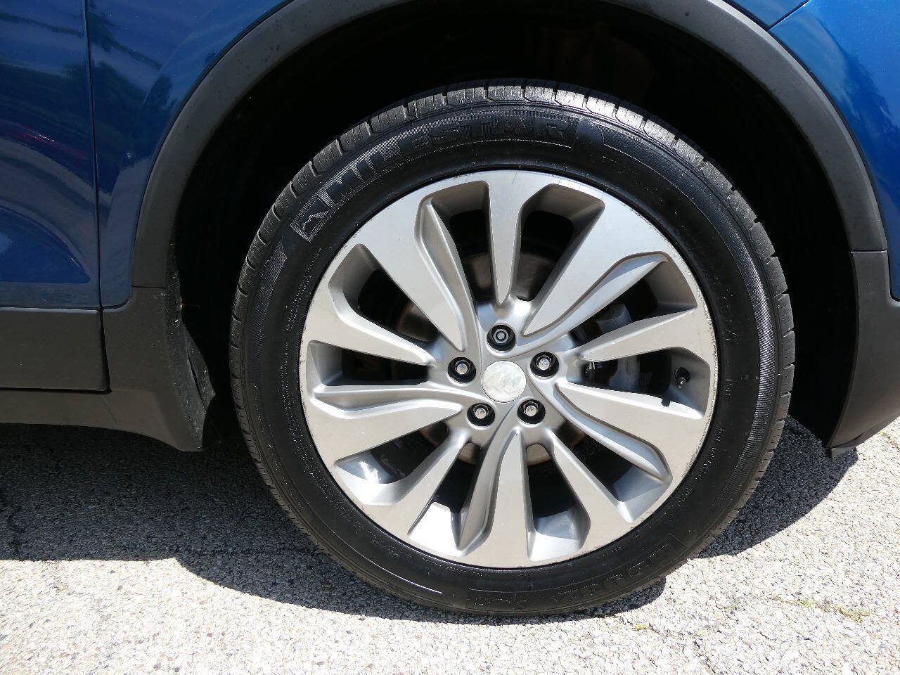 Used 2020 Buick Encore Preferred w/ Safety Package FWD image 31