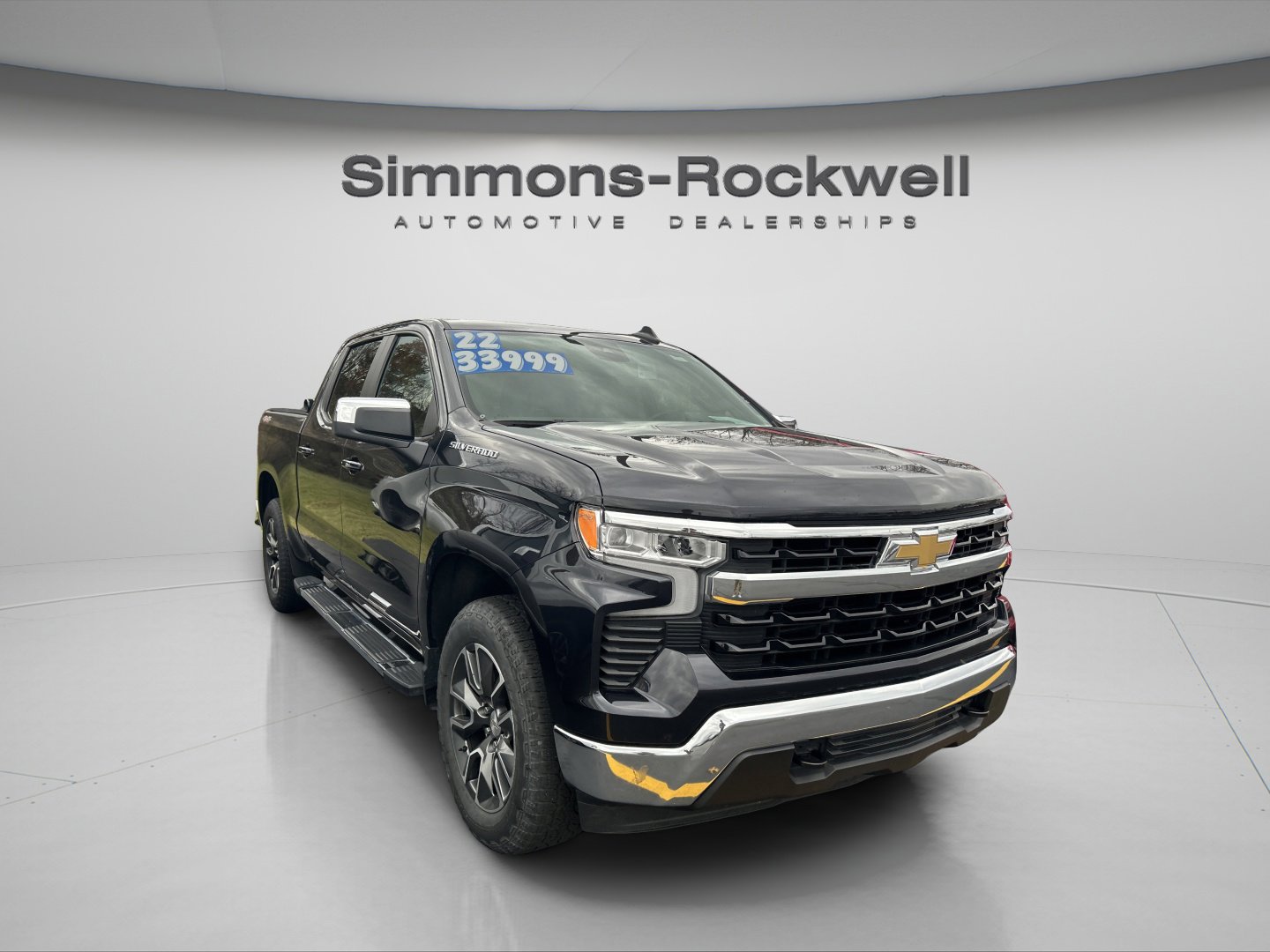 Used 2022 Chevrolet Silverado 1500 LT image 2
