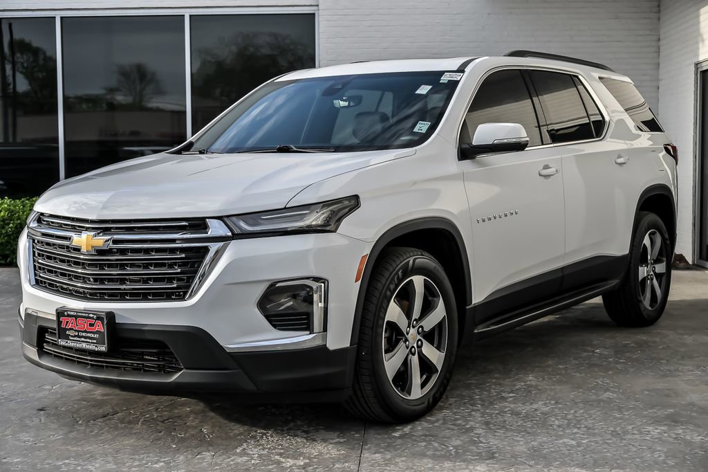 Used 2023 Chevrolet Traverse LT w/ LT Premium Package AWD/4WD image 6