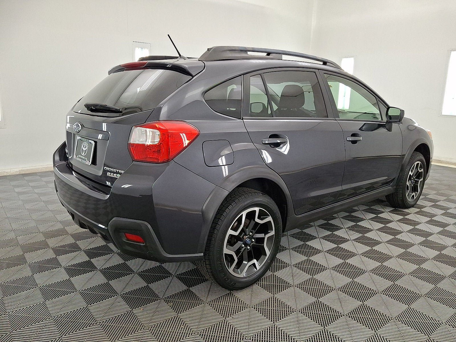 Used 2016 Subaru Crosstrek 2.0i Premium w/ Moonroof Package AWD/4WD image 16