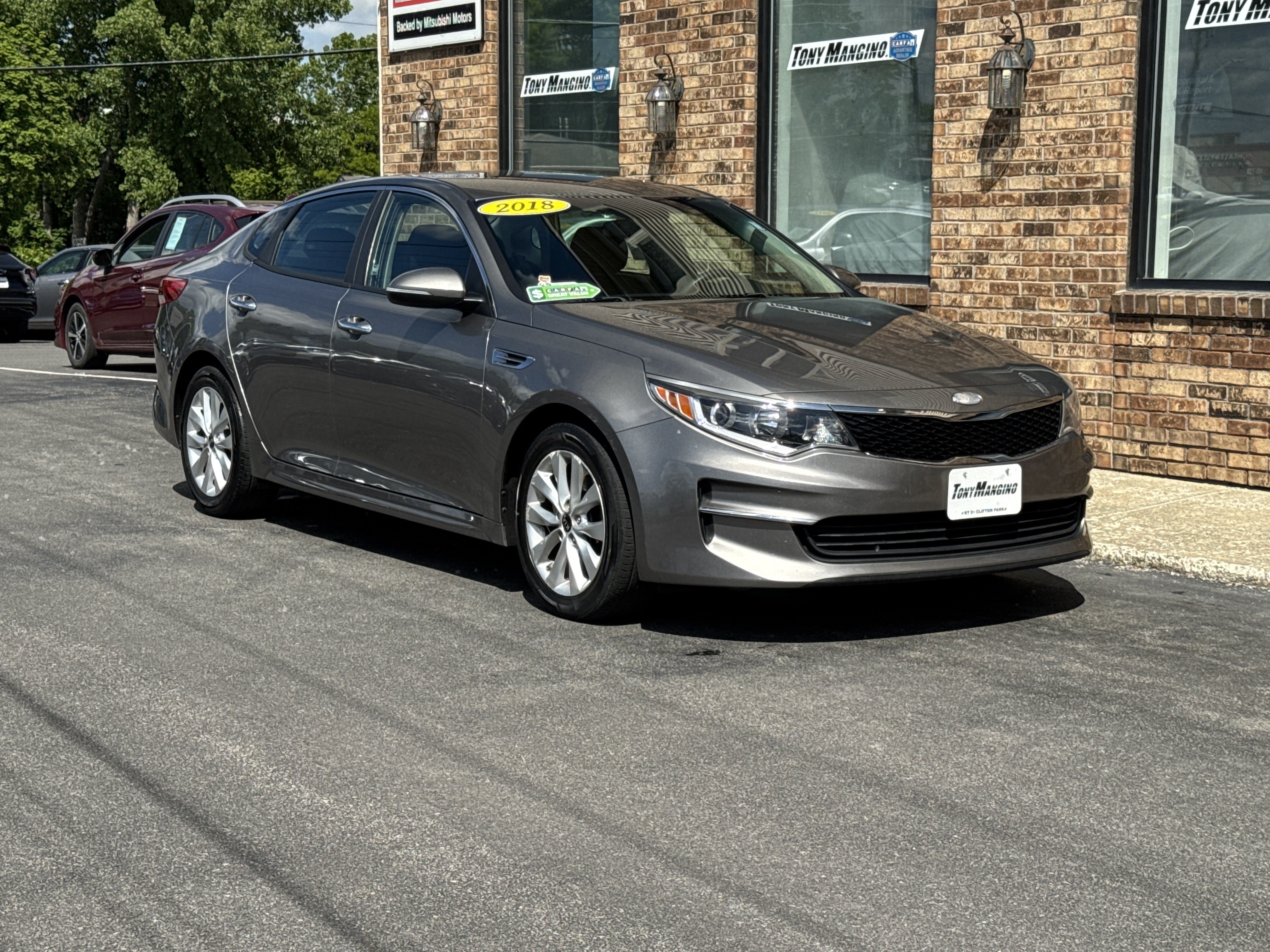 Used 2018 Kia Optima LX w/ 17" Alloy Wheels Package FWD image 7