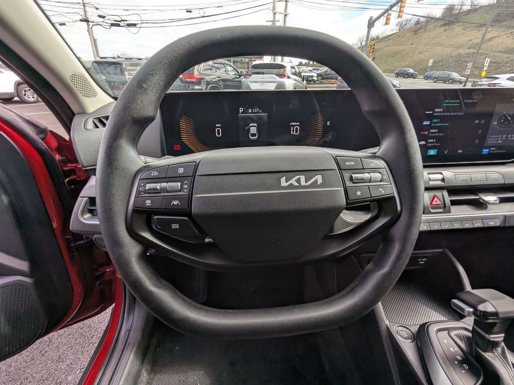 Used 2025 Kia K4 LXS image 16