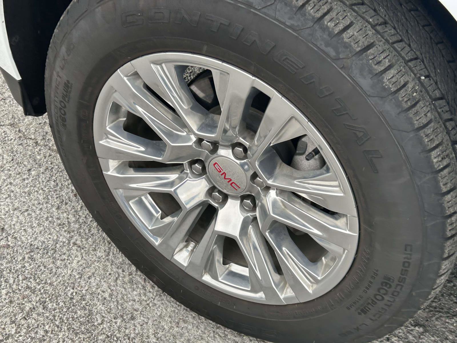 Used 2025 GMC Yukon Denali image 9