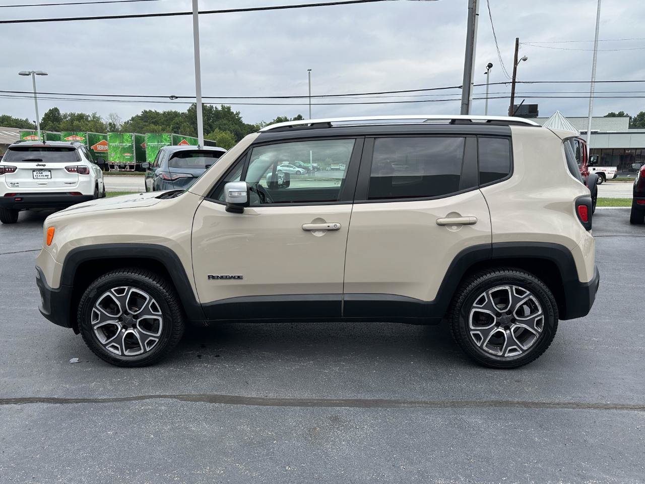 Used 2015 Jeep Renegade Limited AWD/4WD image 9
