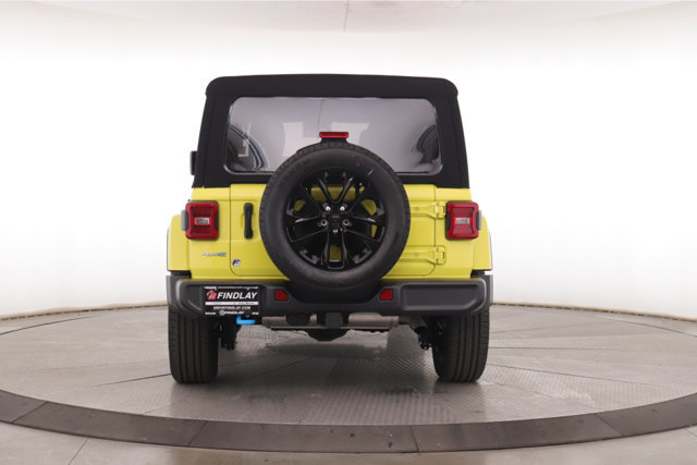 Used 2024 Jeep Wrangler Unlimited Sahara AWD/4WD image 11