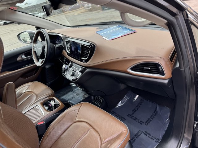 Used 2018 Chrysler Pacifica Limited w/ Advanced Safetytec Group FWD image 23