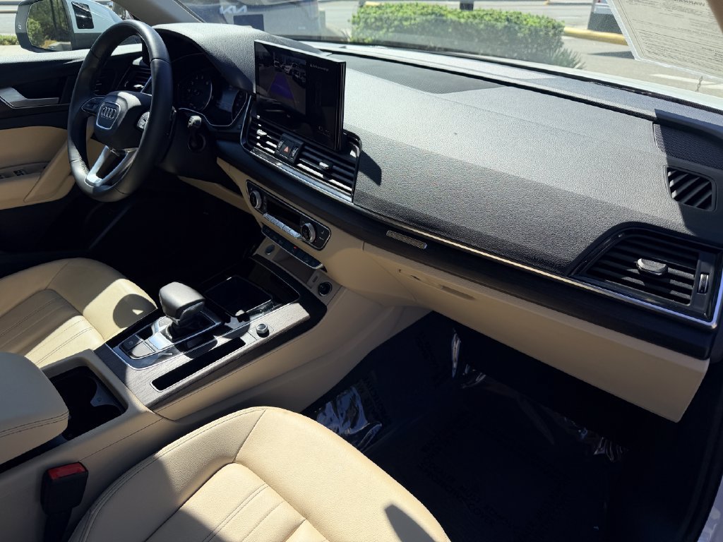 Used 2023 Audi Q5 2.0T Premium w/ Convenience Package AWD/4WD image 9