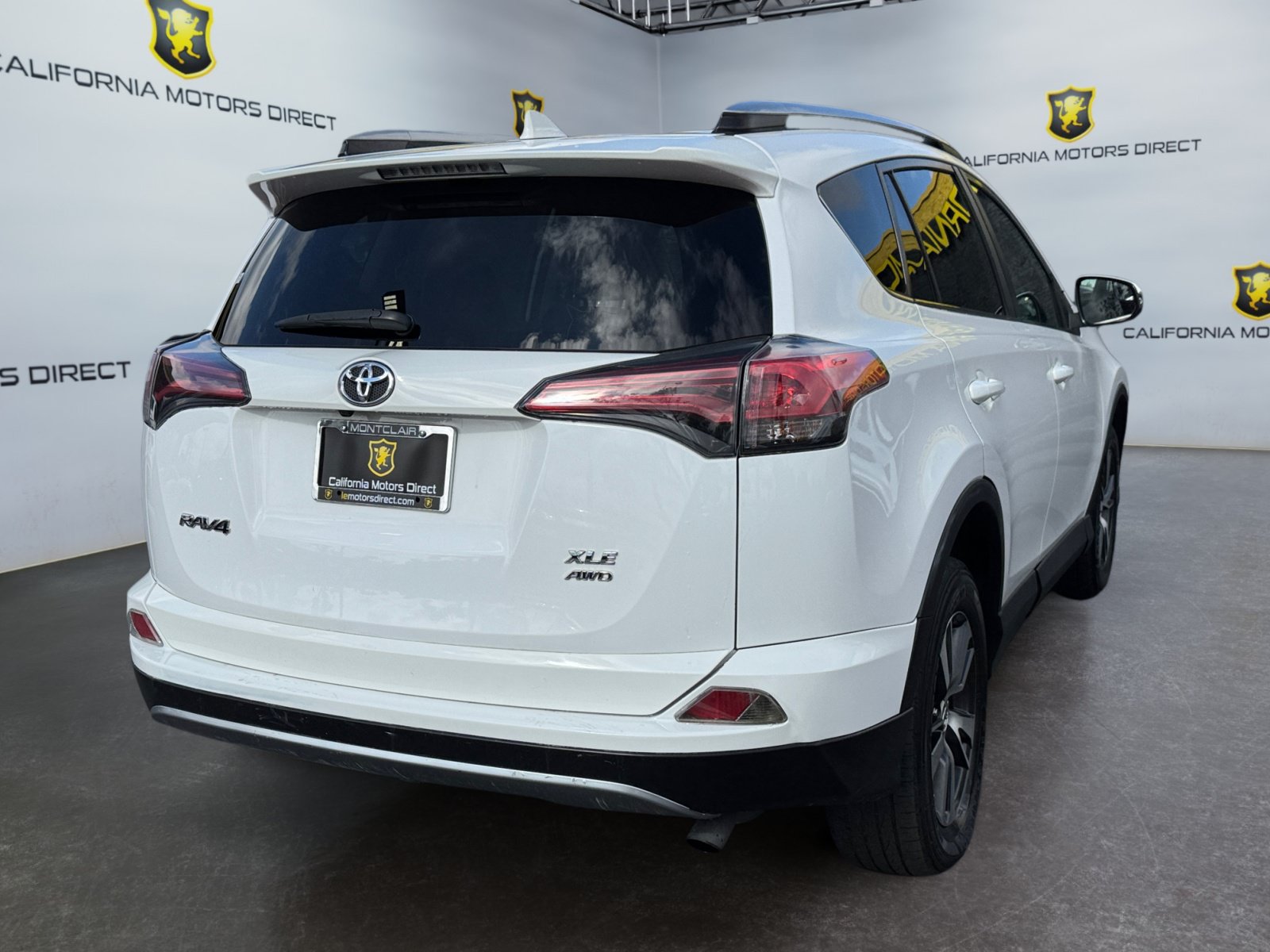 Used 2017 Toyota RAV4 XLE w/ Carpet Mat Package AWD/4WD image 5