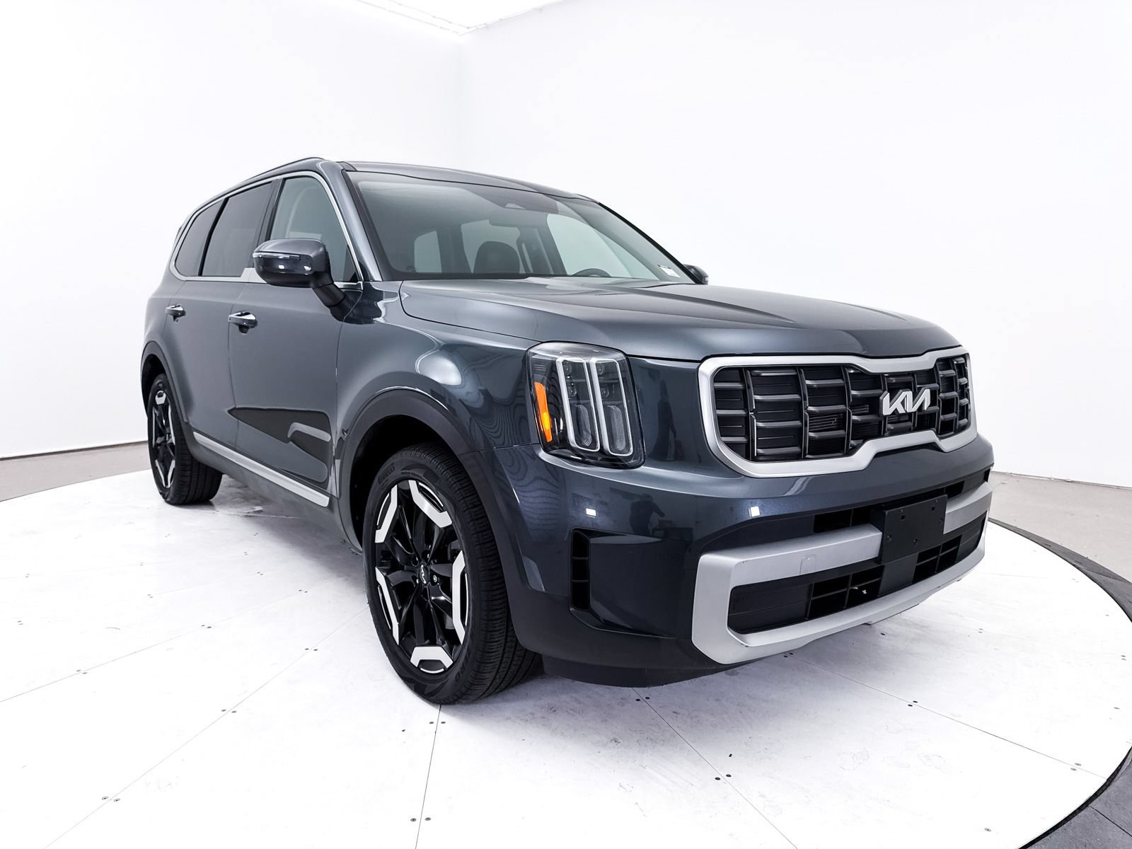 Used 2023 Kia Telluride S AWD/4WD image 13