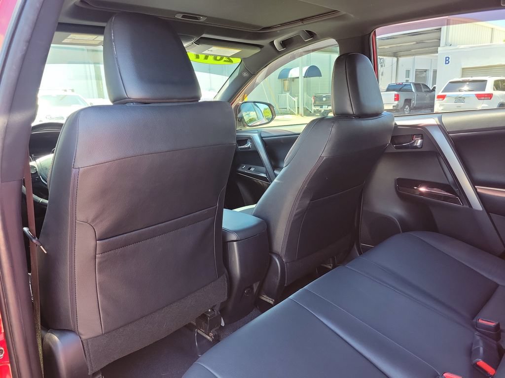 Used 2017 Toyota RAV4 SE FWD image 12