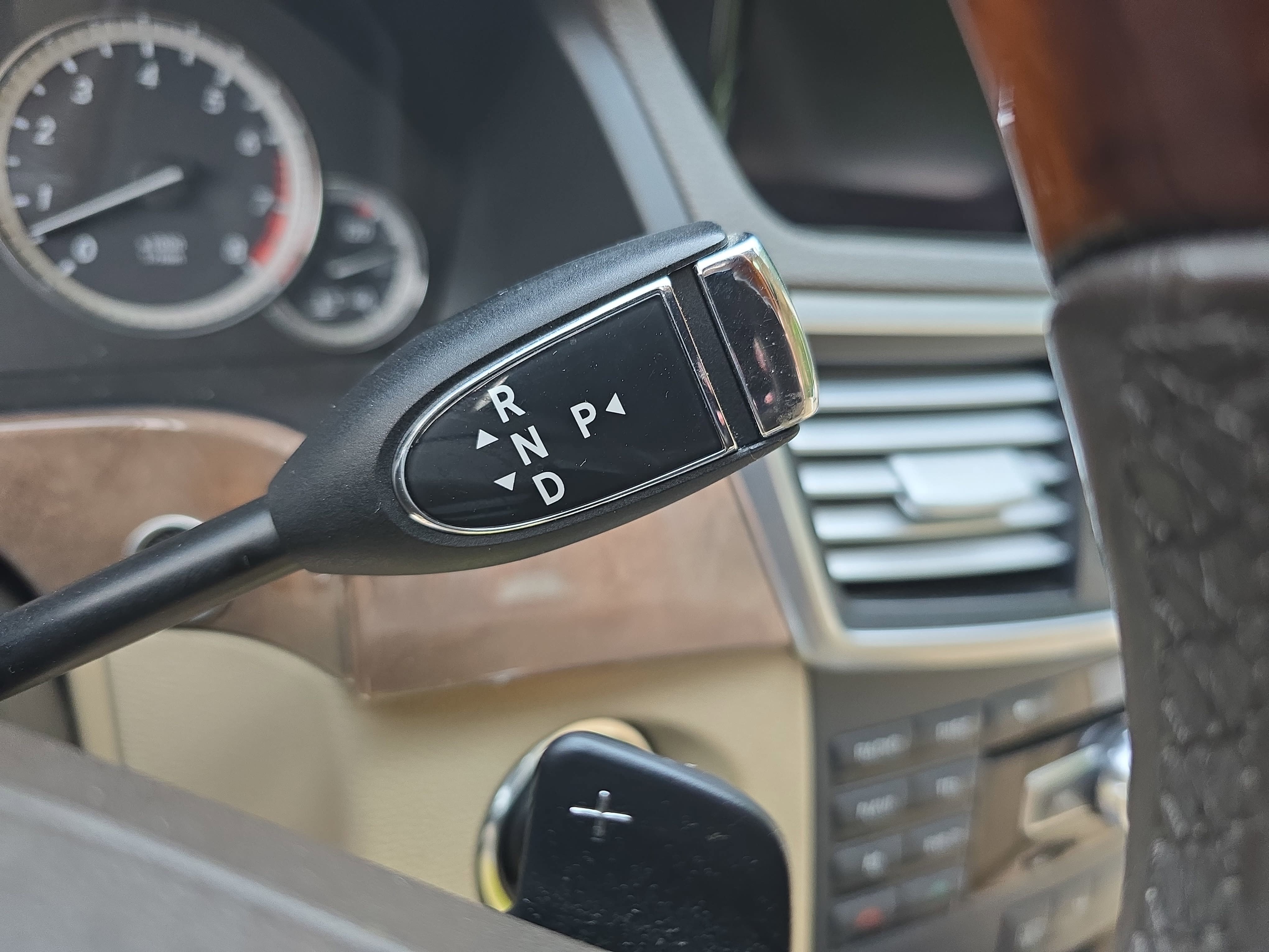 Used 2013 Mercedes-Benz E 350 Sedan image 22