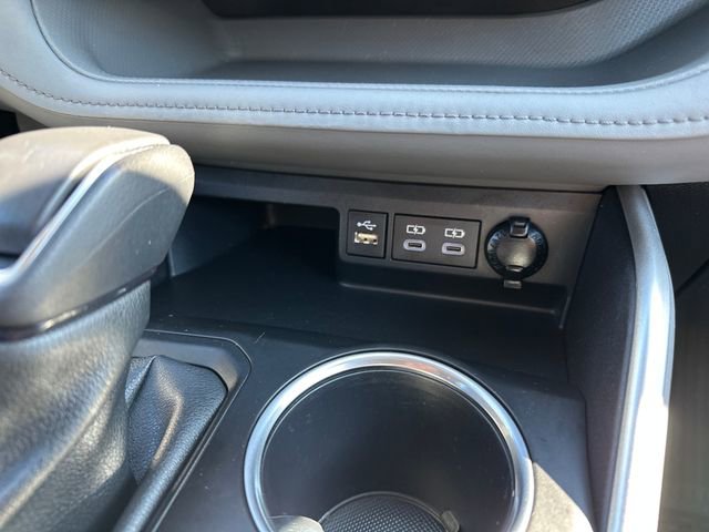 Used 2023 Toyota Highlander LE AWD/4WD image 25
