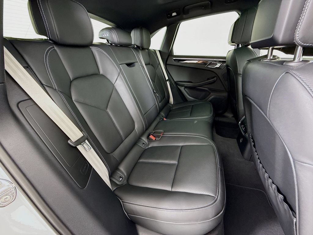 New 2026 Porsche Macan AWD/4WD image 28
