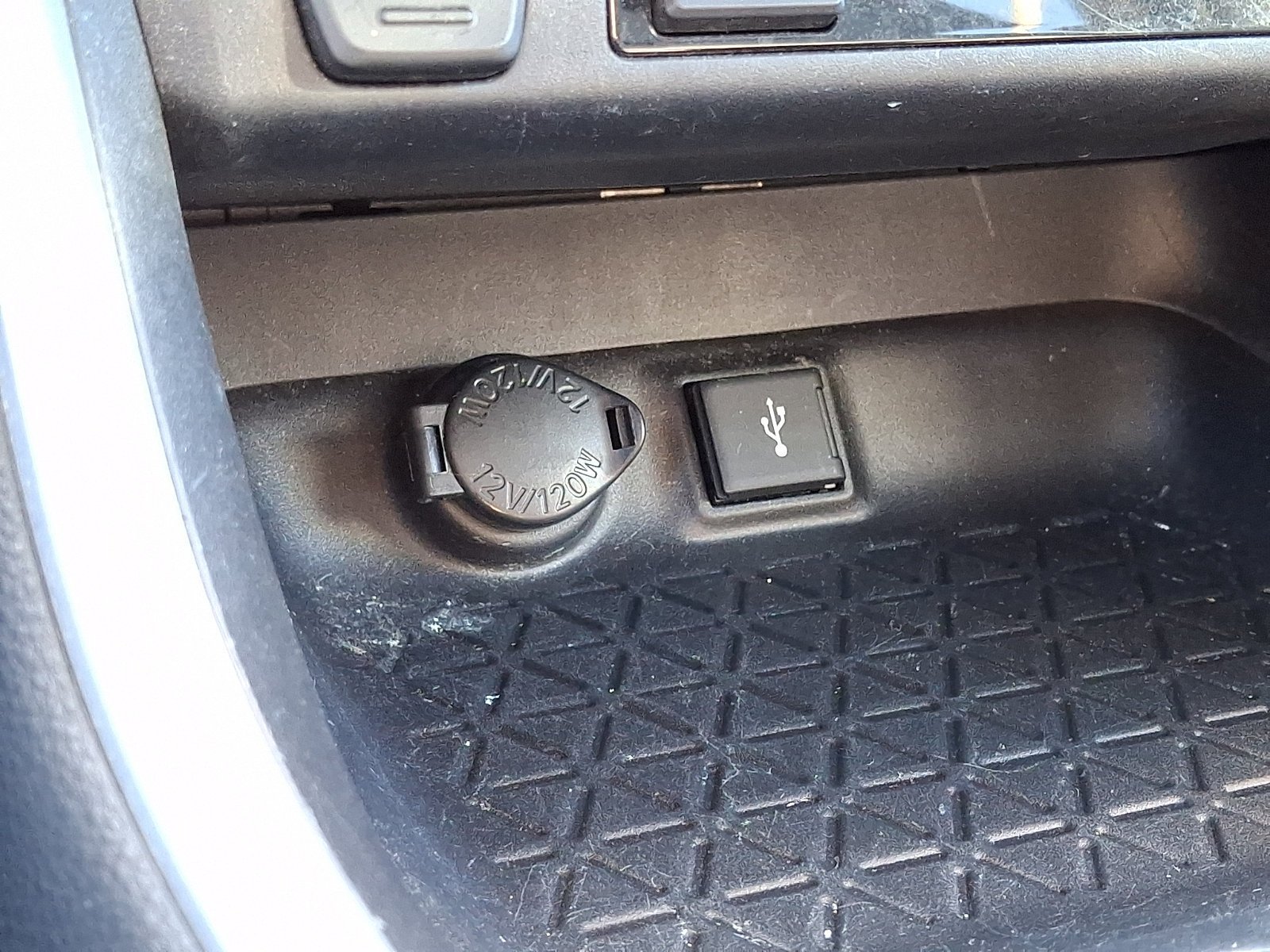Used 2021 Toyota RAV4 XLE w/ Convenience Package AWD/4WD image 25