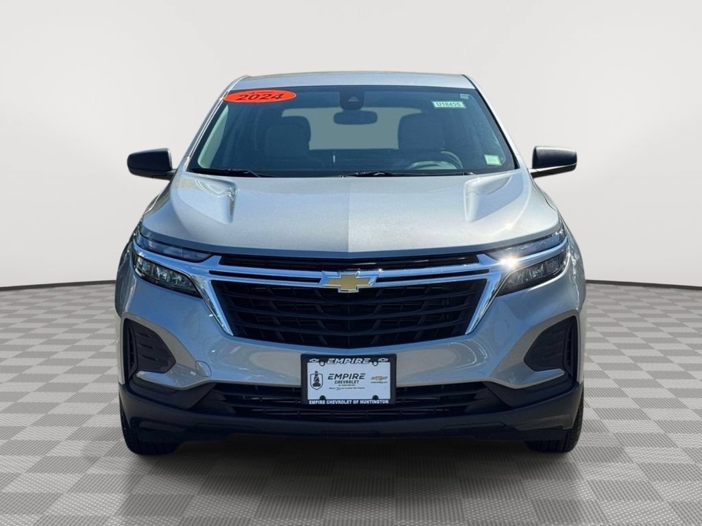 Used 2024 Chevrolet Equinox LS FWD image 2