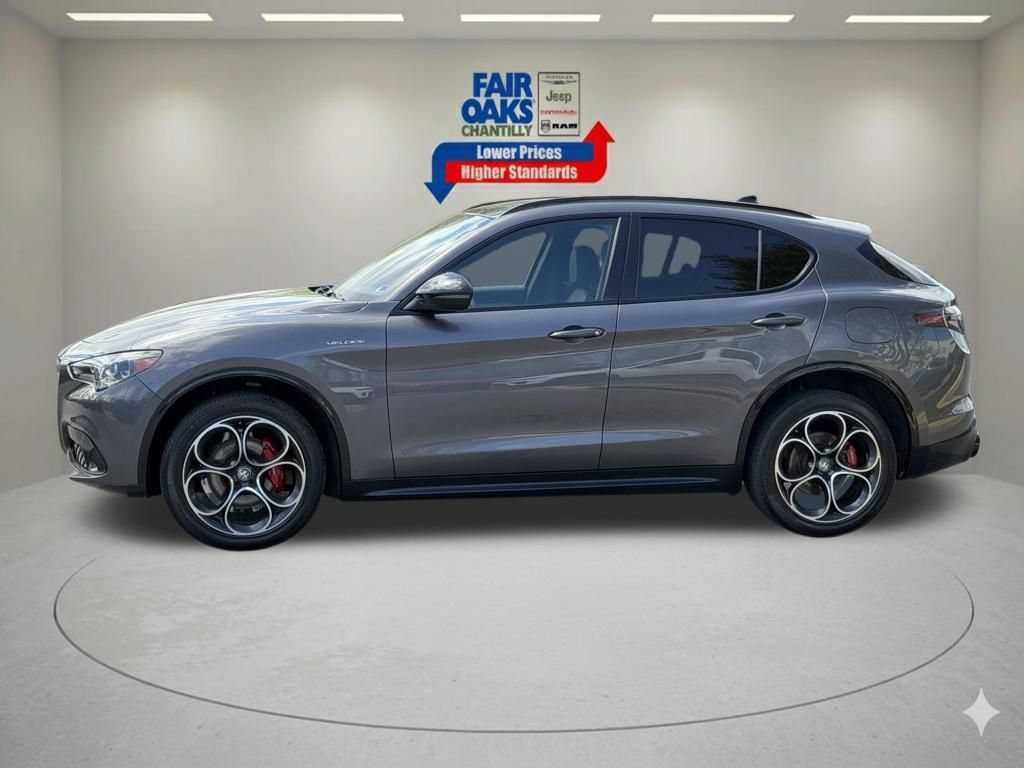 Used 2024 Alfa Romeo Stelvio Veloce AWD/4WD image 12