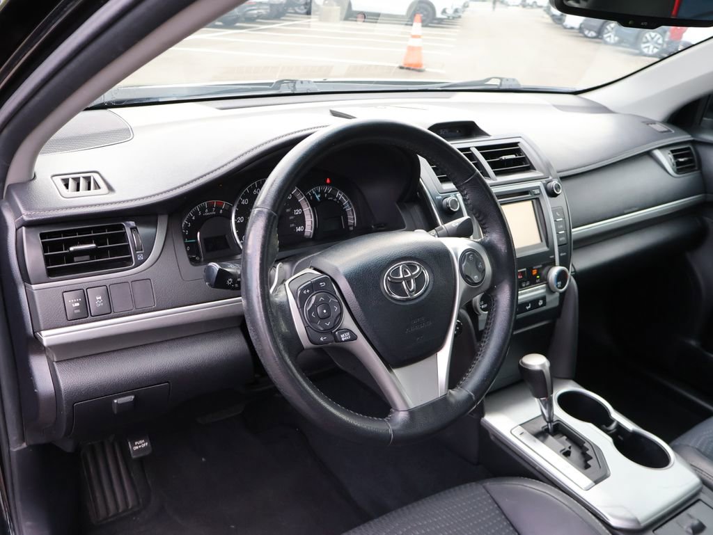 Used 2013 Toyota Camry SE w/ Convenience Pkg FWD image 16