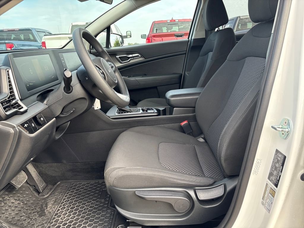 Used 2023 Kia Sportage LX image 14
