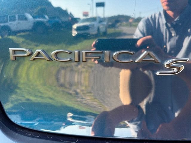 Used 2025 Chrysler Pacifica Limited FWD image 31