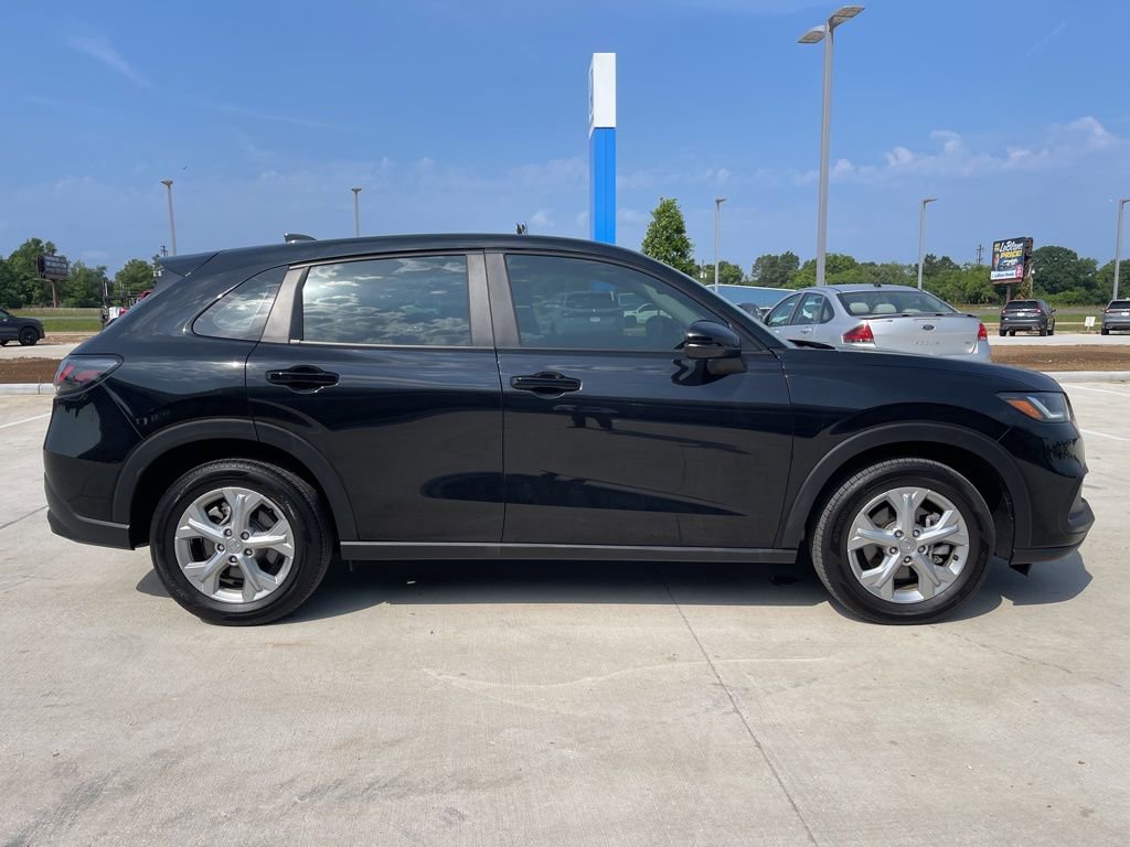 Used 2025 Honda HR-V LX image 4