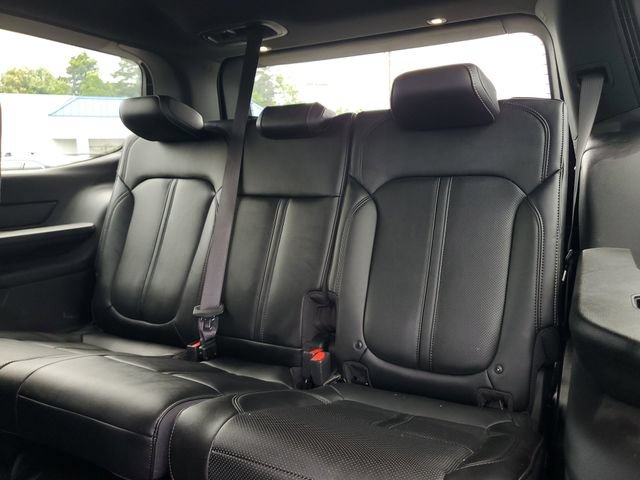 Certified 2024 Jeep Wagoneer Series II AWD/4WD image 15