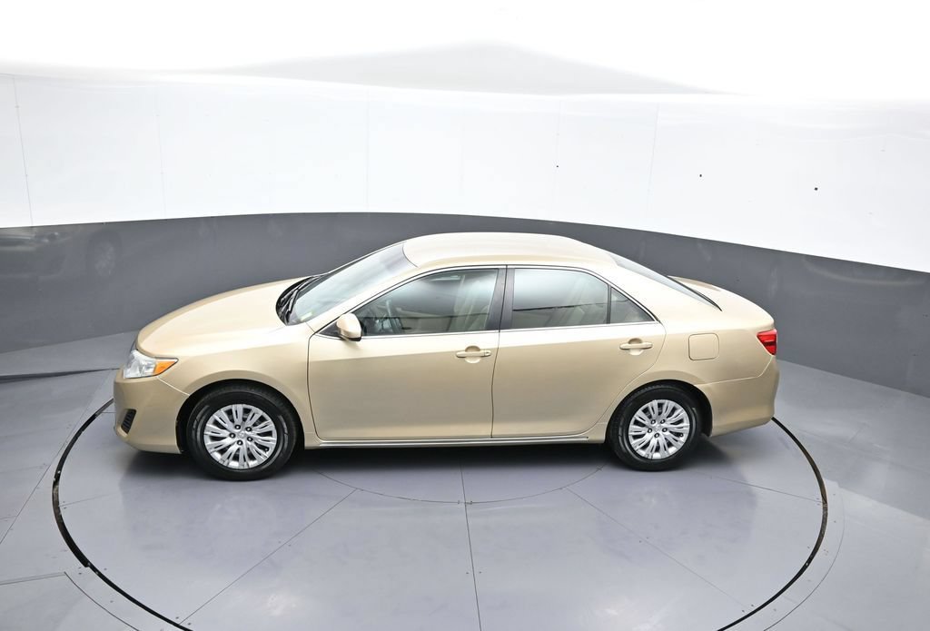 Used 2012 Toyota Camry LE FWD image 39