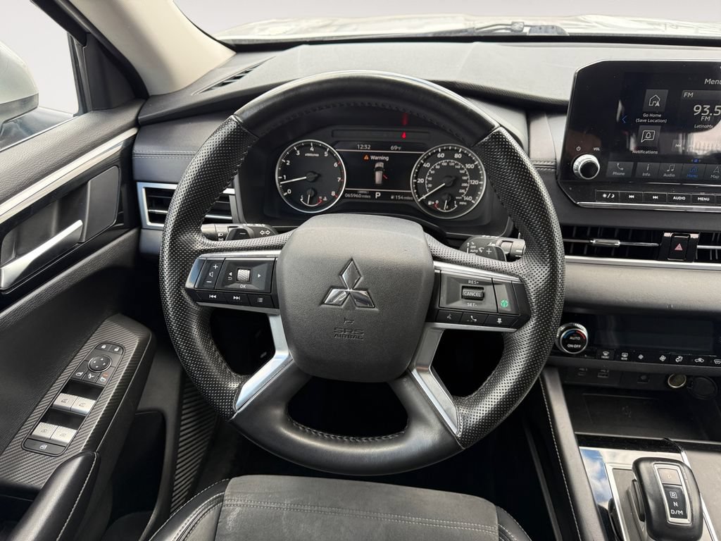 Used 2024 Mitsubishi Outlander SE AWD/4WD image 12