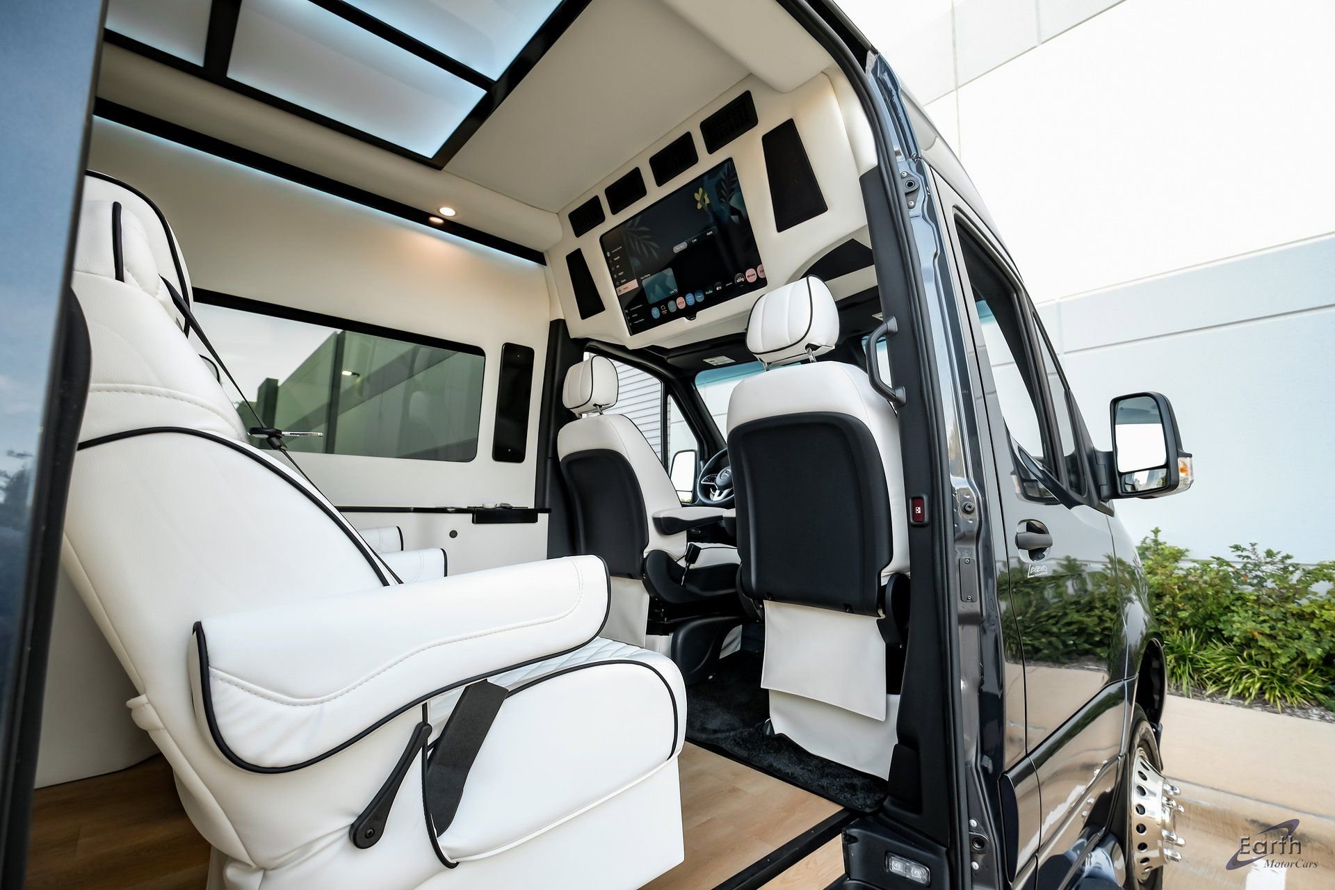 Used 2023 Mercedes-Benz Sprinter 3500 image 61