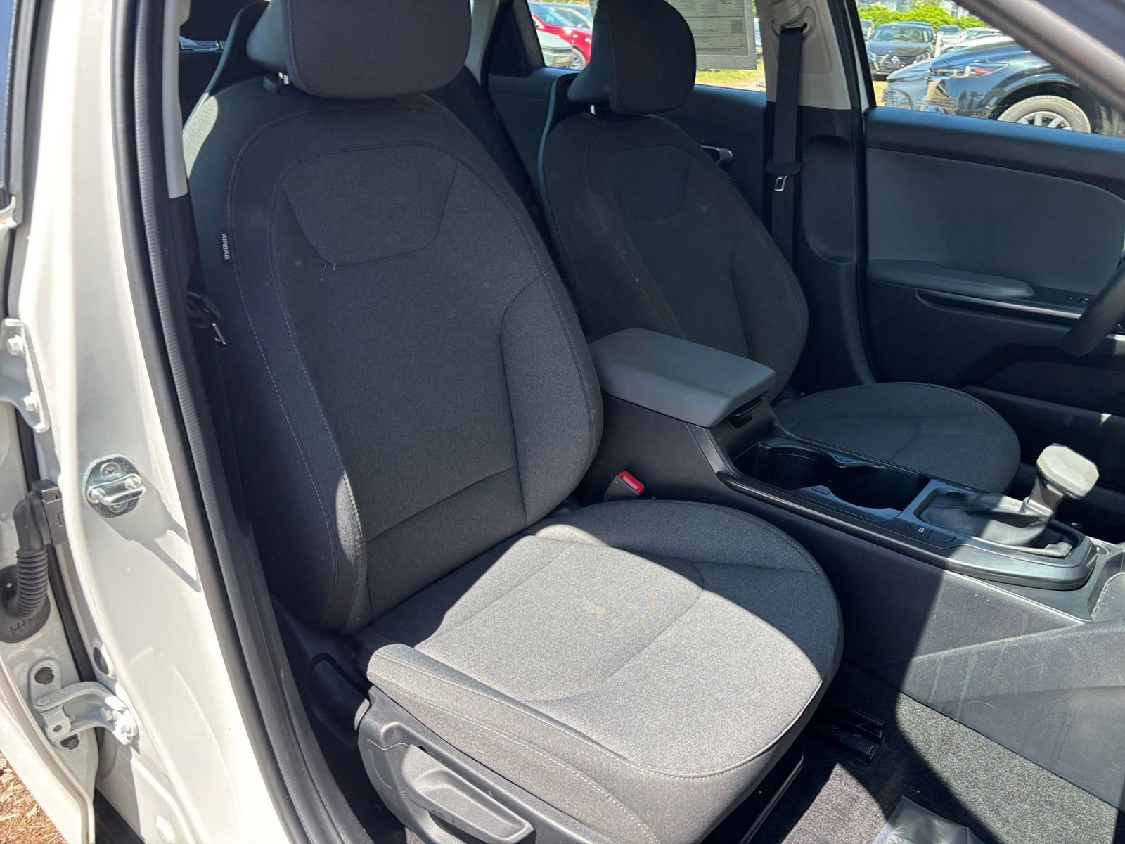 Used 2025 Kia K4 FWD image 38