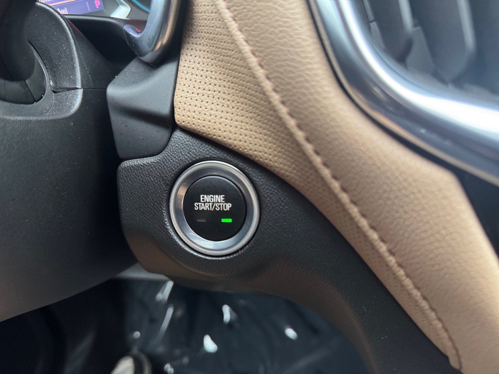 Used 2022 Chevrolet Equinox Premier AWD/4WD image 19