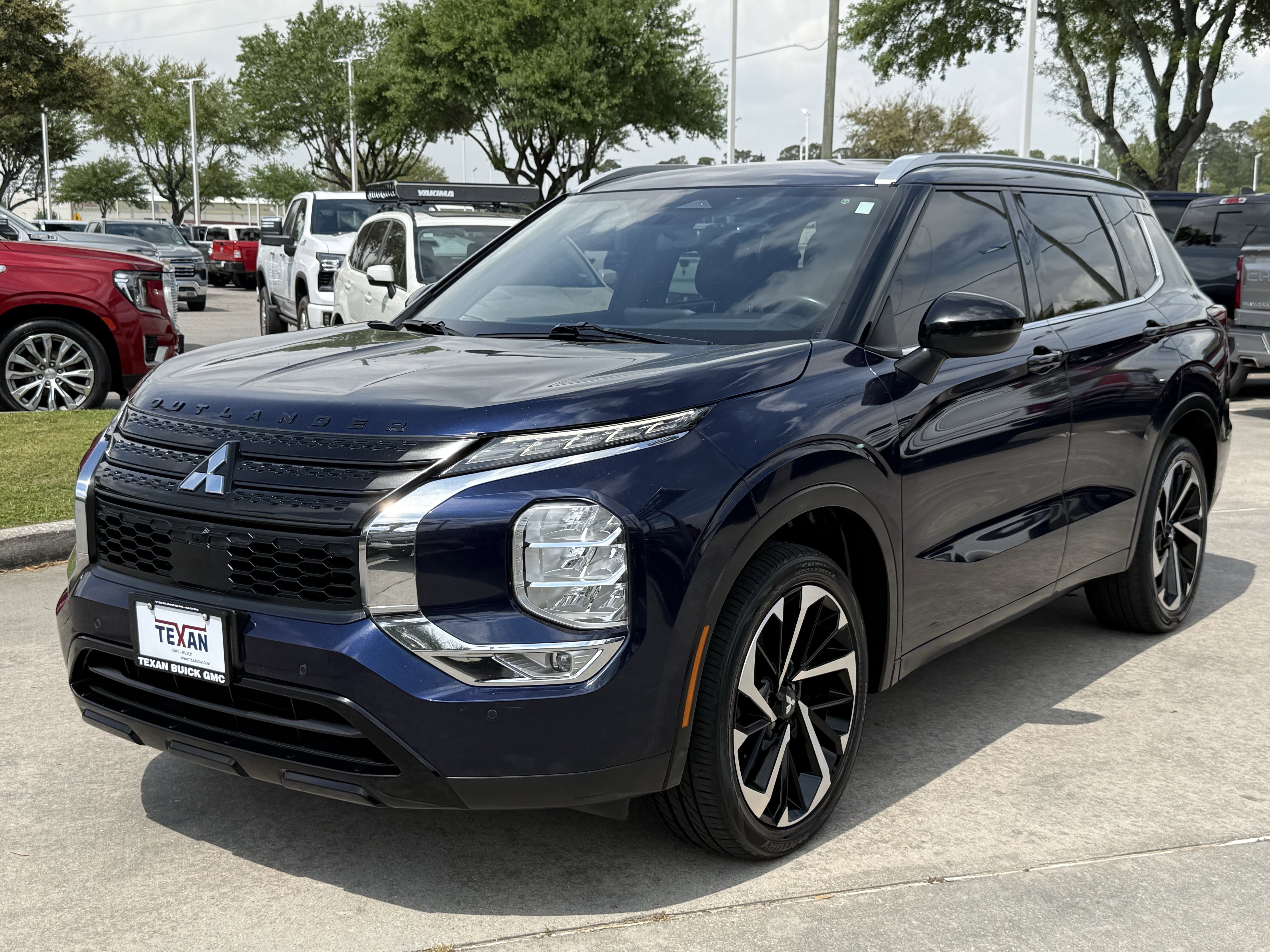 Used 2022 Mitsubishi Outlander SE image 9
