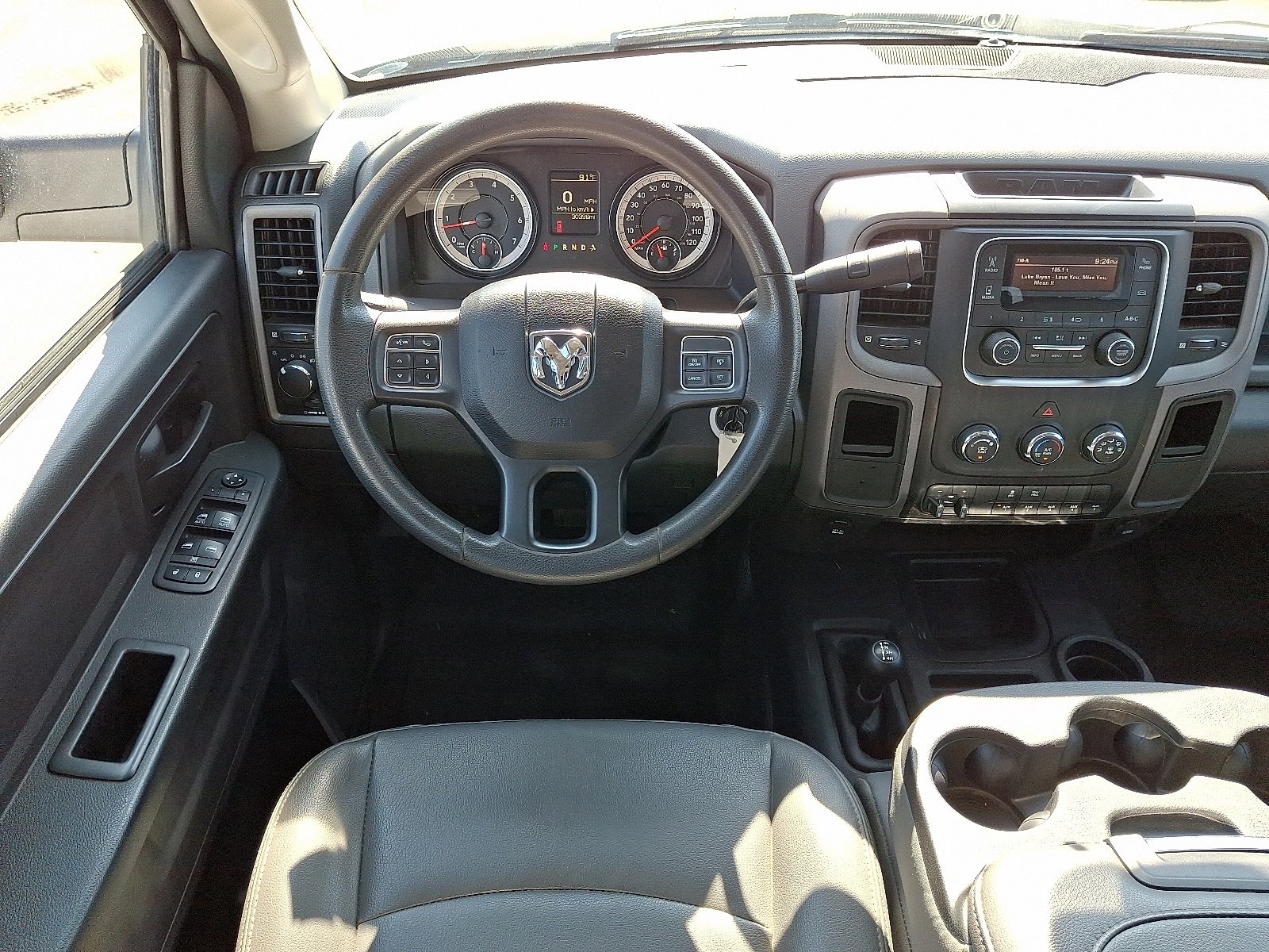 Used 2018 RAM 3500 Tradesman image 15