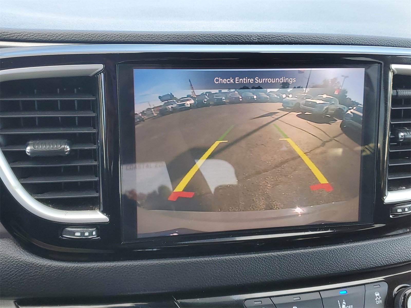 Used 2022 Chrysler Pacifica Touring-L image 22