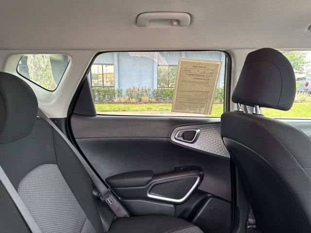 Used 2025 Kia Soul LX w/ LX Technology Package image 13