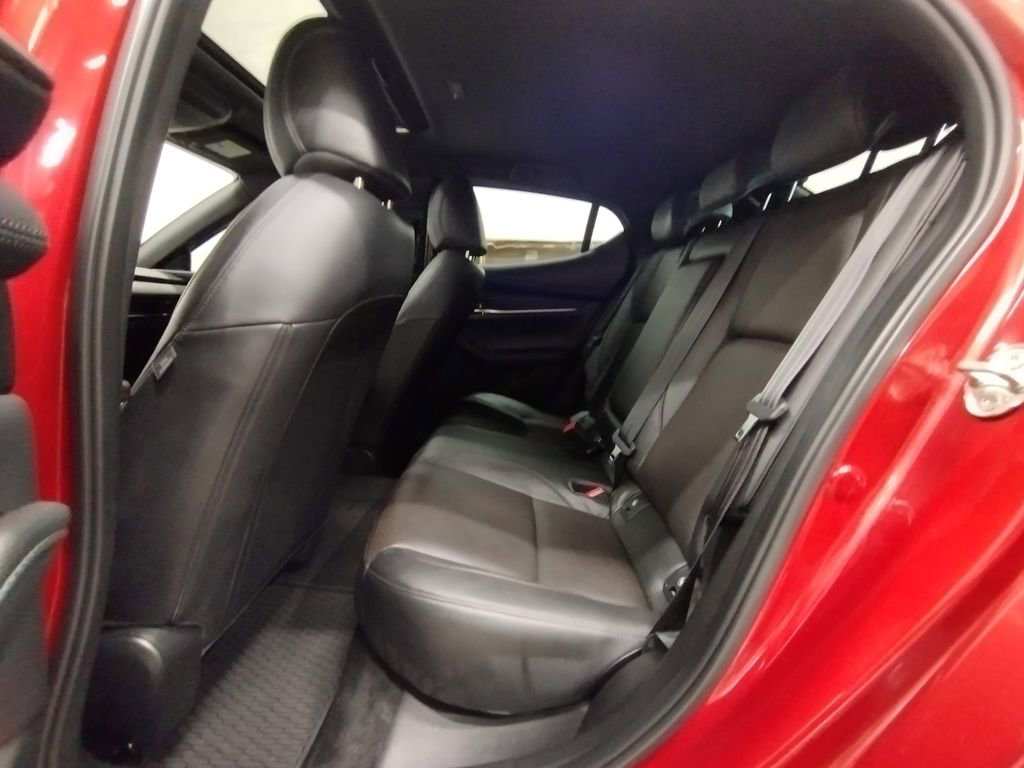 Used 2021 MAZDA MAZDA3 Hatchback w/Premium Plus Pkg image 40