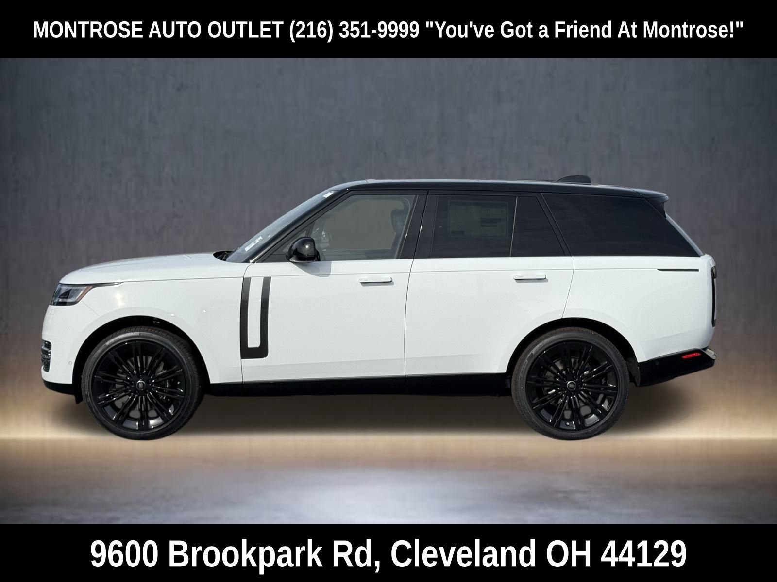 New 2025 Land Rover Range Rover SE image 2