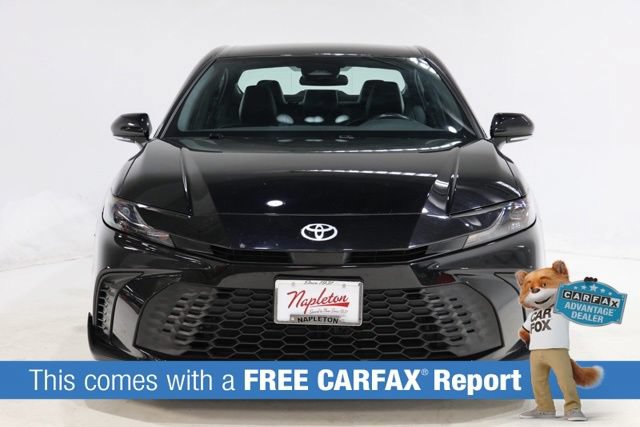 Used 2025 Toyota Camry SE FWD image 2