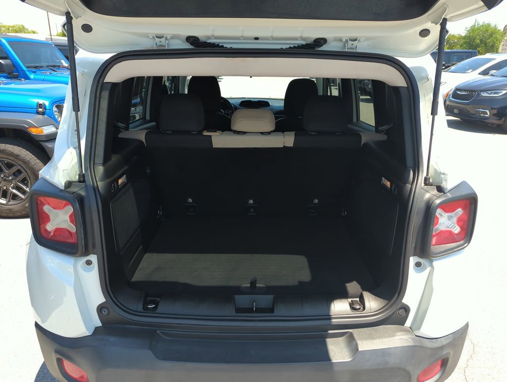 Used 2015 Jeep Renegade Latitude FWD image 28