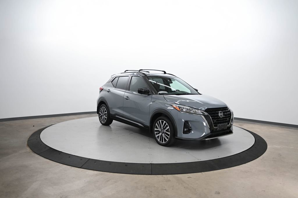 Used 2021 Nissan Kicks SR w/ Exterior Package