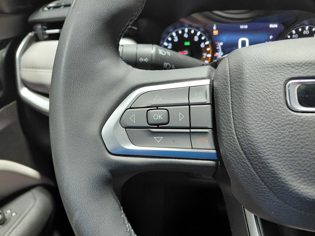 Used 2025 Jeep Compass Limited AWD/4WD image 33